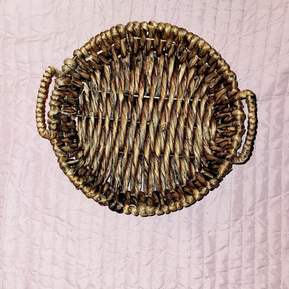 3 Woven stackable baskets. - Picture 11 of 15